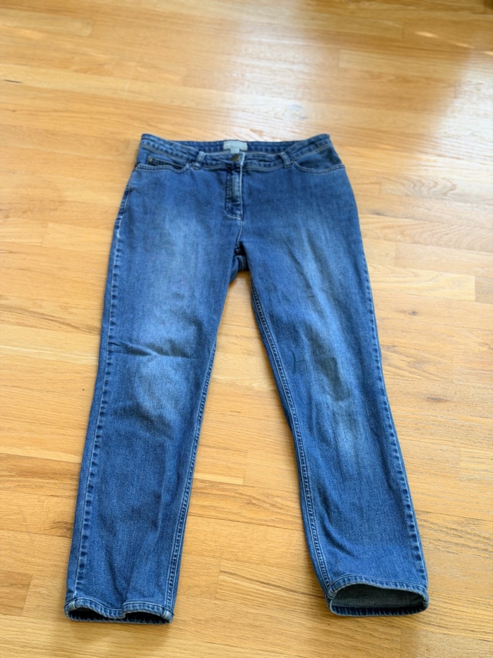 Ladies Size 6 Pure Collection Classic Straight-Leg Jeans in Indigo GUC